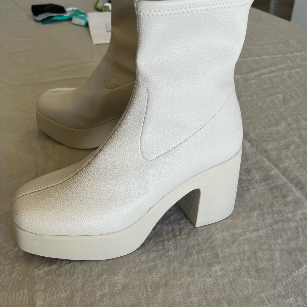 Intentionally Blank Marlowe Platform Boots in Cream